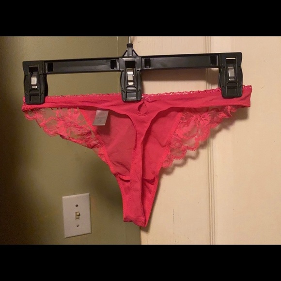 Victoria's Secret Bra & Panties - Picture 9 of 9